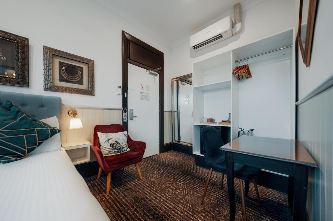 Queen Room with View,1309930498:JPEG